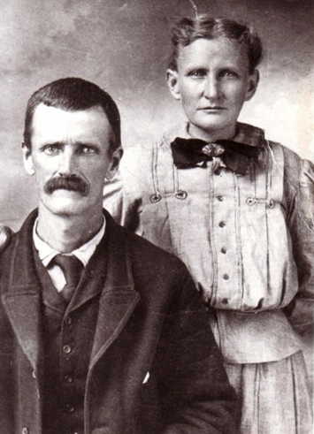 Photo of photos/Clementine Tabetha McLennan & William Abner portrait